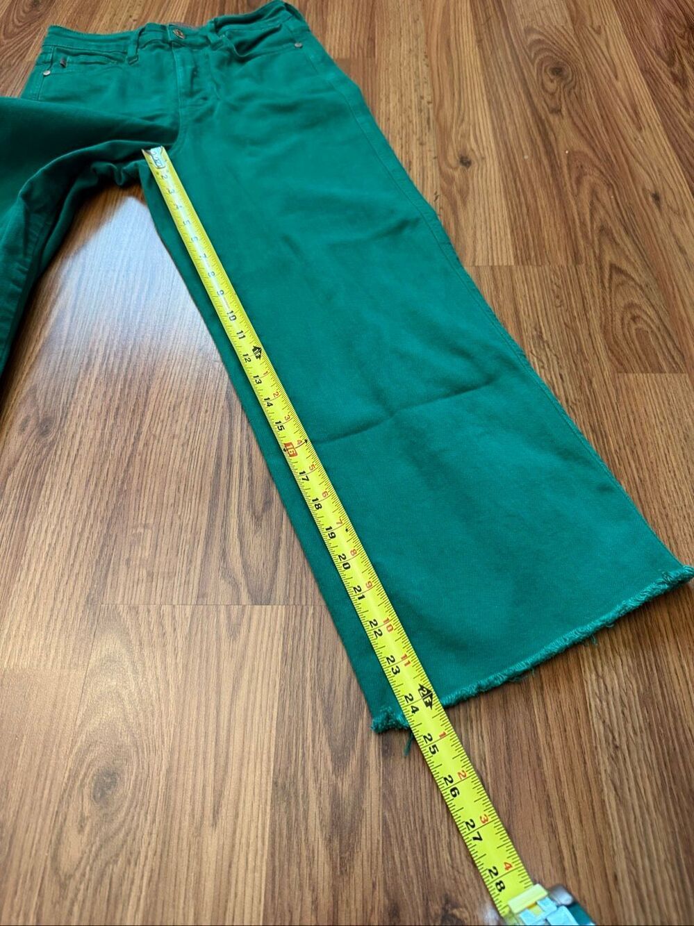 Judy Blue Women's Garment Dyed Raw Hem Cropped Wide Leg Jeans Kelly Green 3/26 - Picture 9 of 9